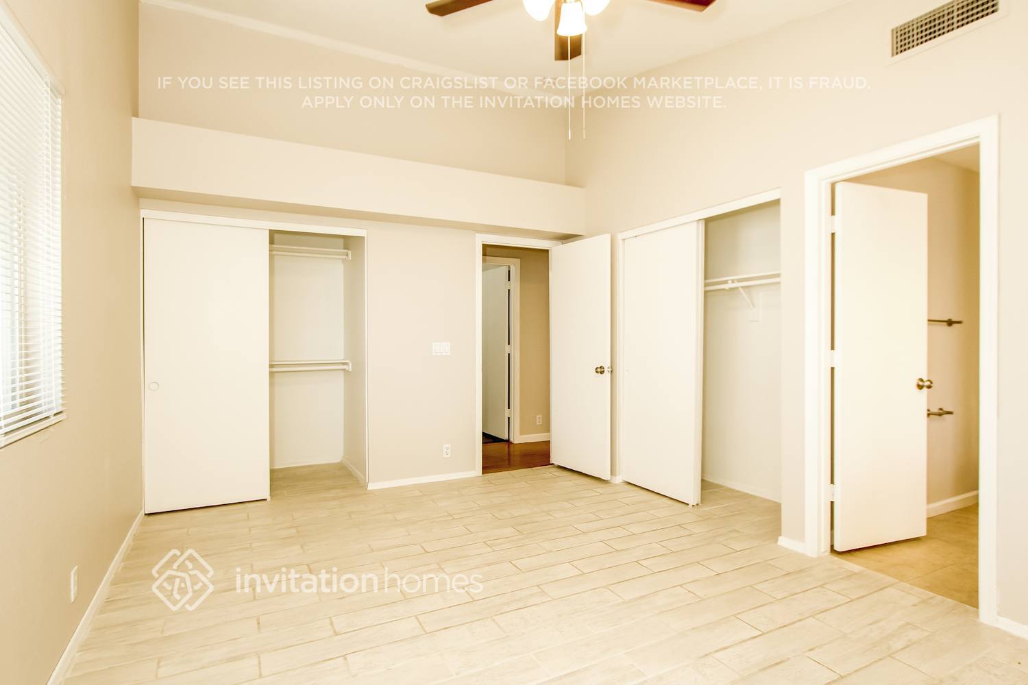 Building Photo - 8910 W Vale Dr
