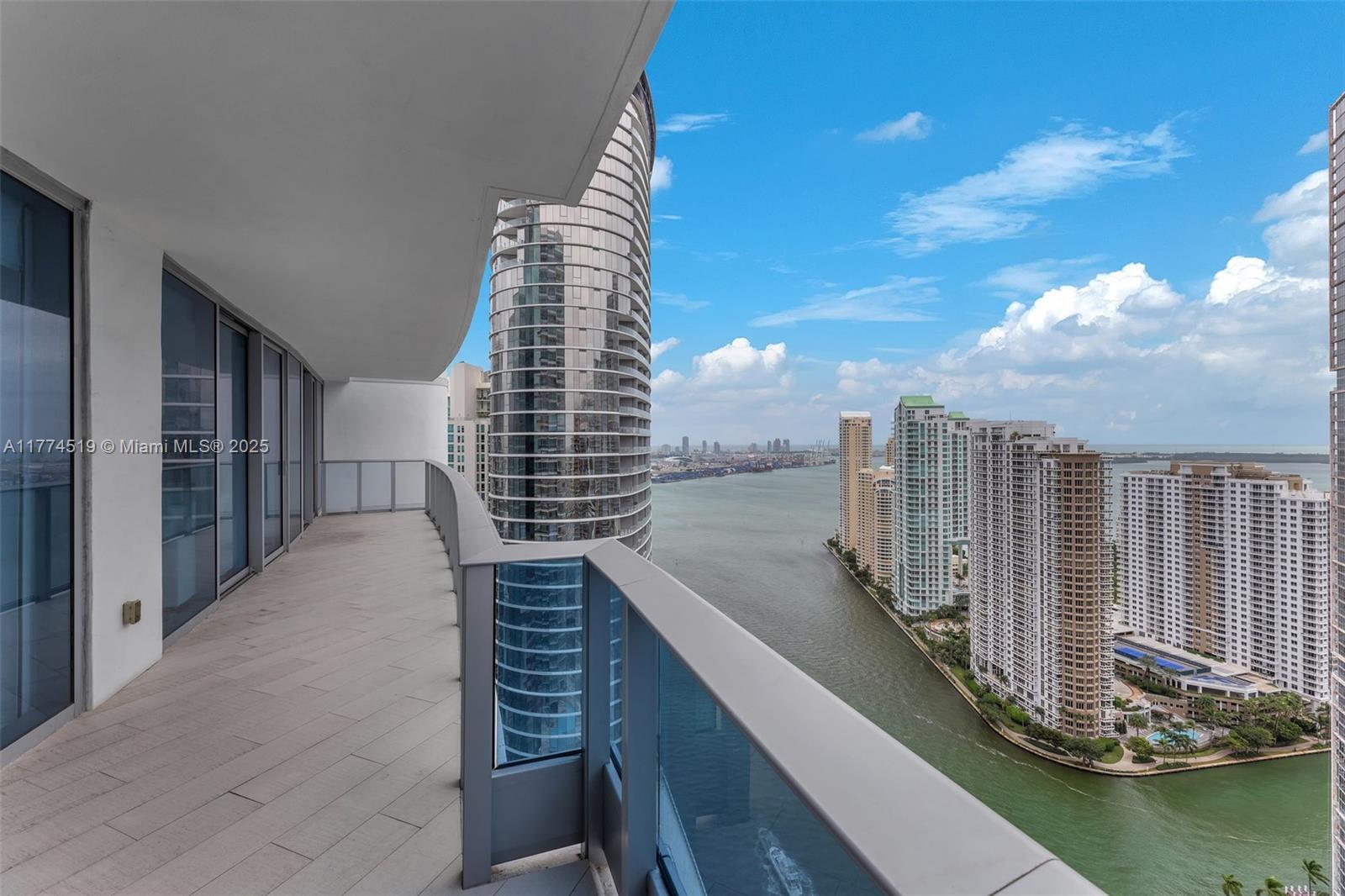 Building Photo - 200 Biscayne Blvd