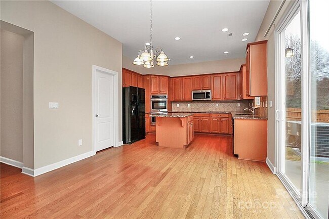 Building Photo - 311 Palmerston Ln