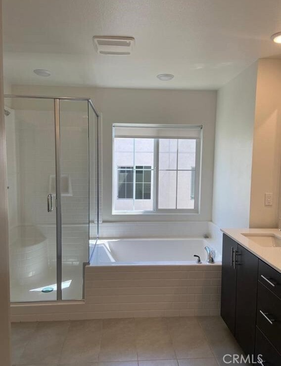 Building Photo - 215 Perennial Pl