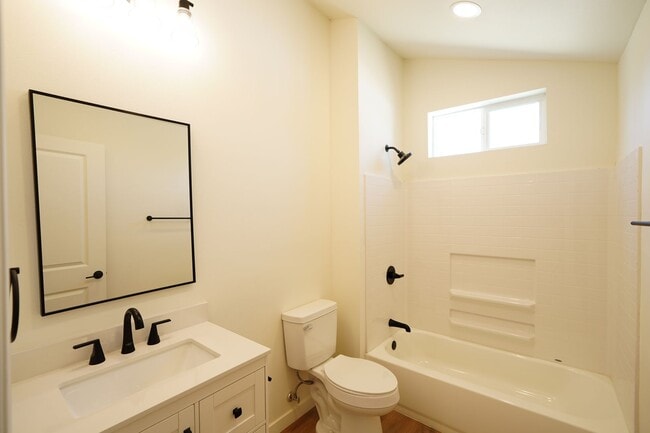 Building Photo - 4805 Charlotte Way
