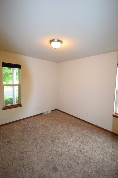 Building Photo - 8845 Red Beryl Dr