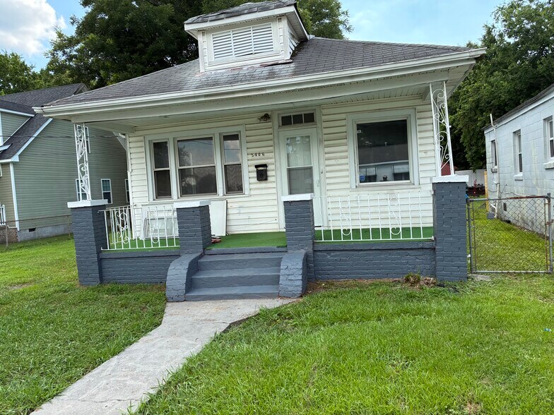 Primary Photo - 2406 Acorn St