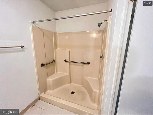 Building Photo - 700 N Franklin Blvd