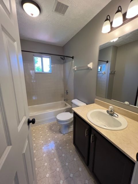 Building Photo - 2800 Pheasant Field Dr