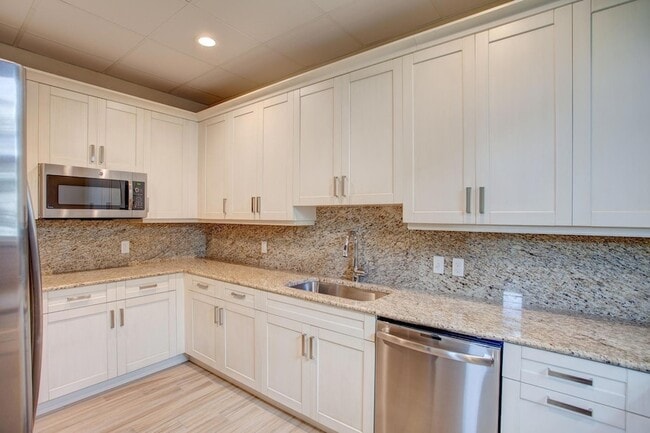 Building Photo - 92 Palmetto Ln