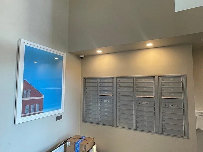 Building Photo - 1022 Hancock St