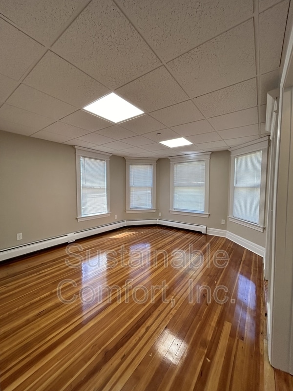 Building Photo - 36 Roxbury St