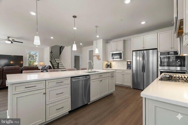Building Photo - 8417 Bald Eagle Ct