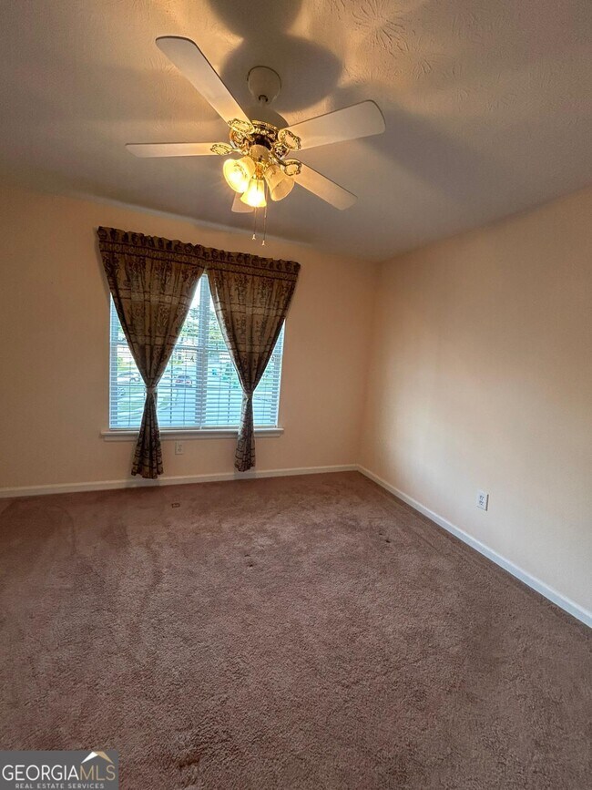 Building Photo - 5335 Lakebrooke Run