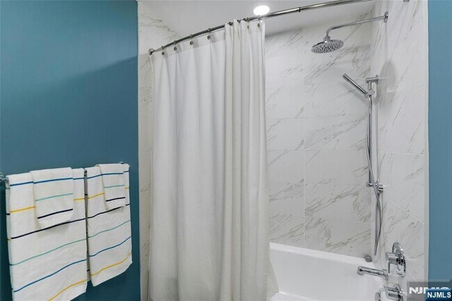 Building Photo - 9 Ave at Port Imperial