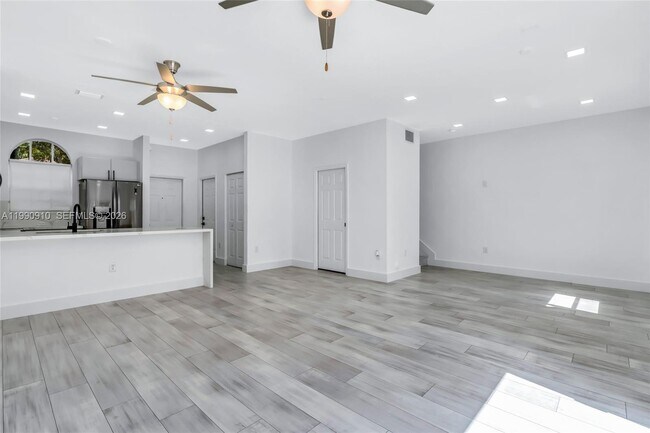 Building Photo - 4977 SW 135th Way