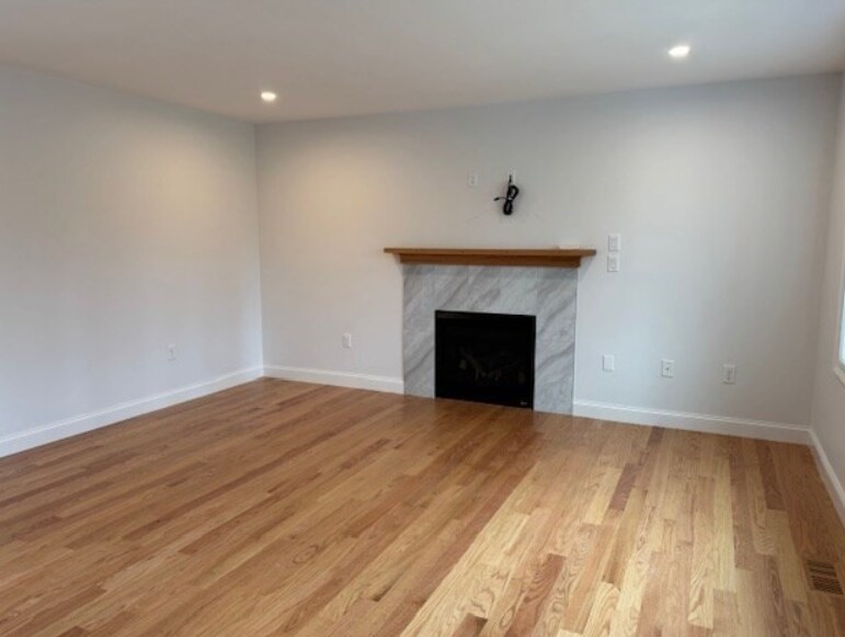 Building Photo - 78 Mountain Rd