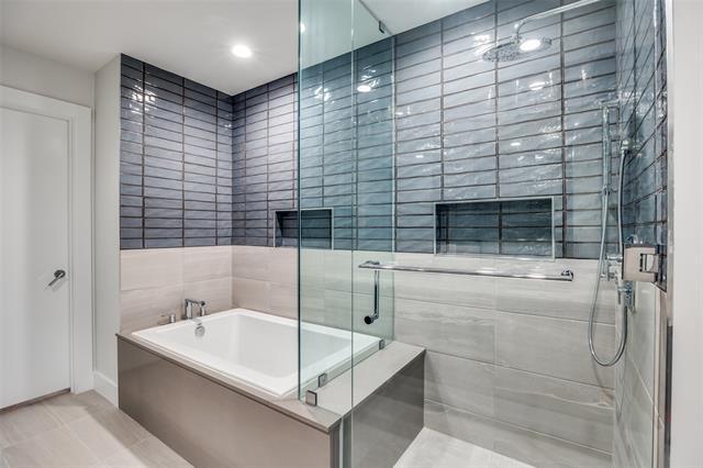 Building Photo - 8119 Douglas Ave