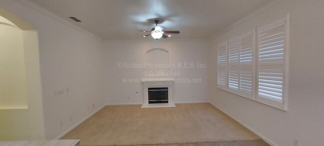 Building Photo - Rocklin  Highland Park  3 bedroom 2 bathroom, Great Room Floor Plan with Tile Flooring,  Fenced Yard