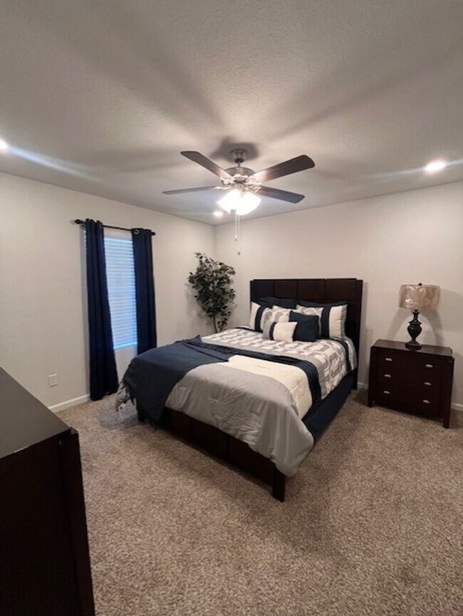 Building Photo - Stonebrooke S/D