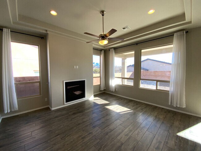 Building Photo - Recent Construction Luxury 4 Bedroom Home Available Near 528 / 550 in Rio Rancho!