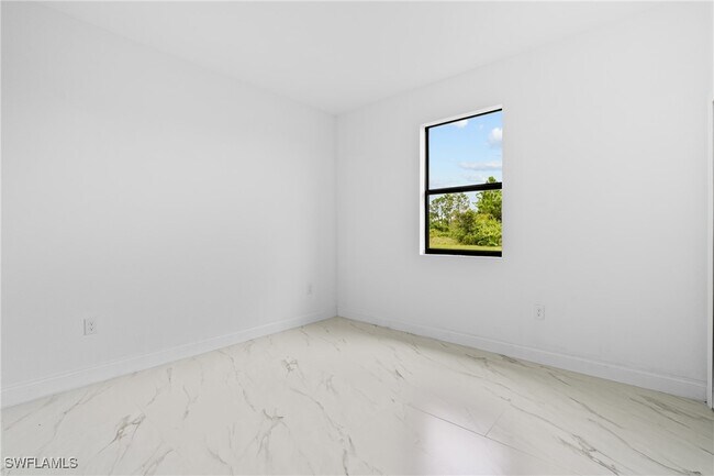 Building Photo - 933 Gleason St