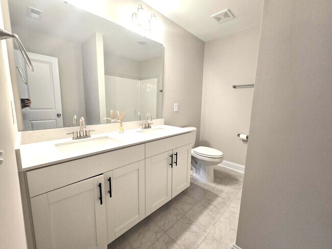 Building Photo - Raeford Rental
