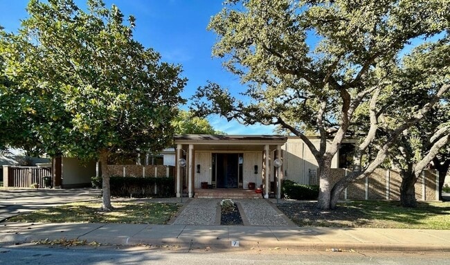 Primary Photo - 7 Newcomb Terrace