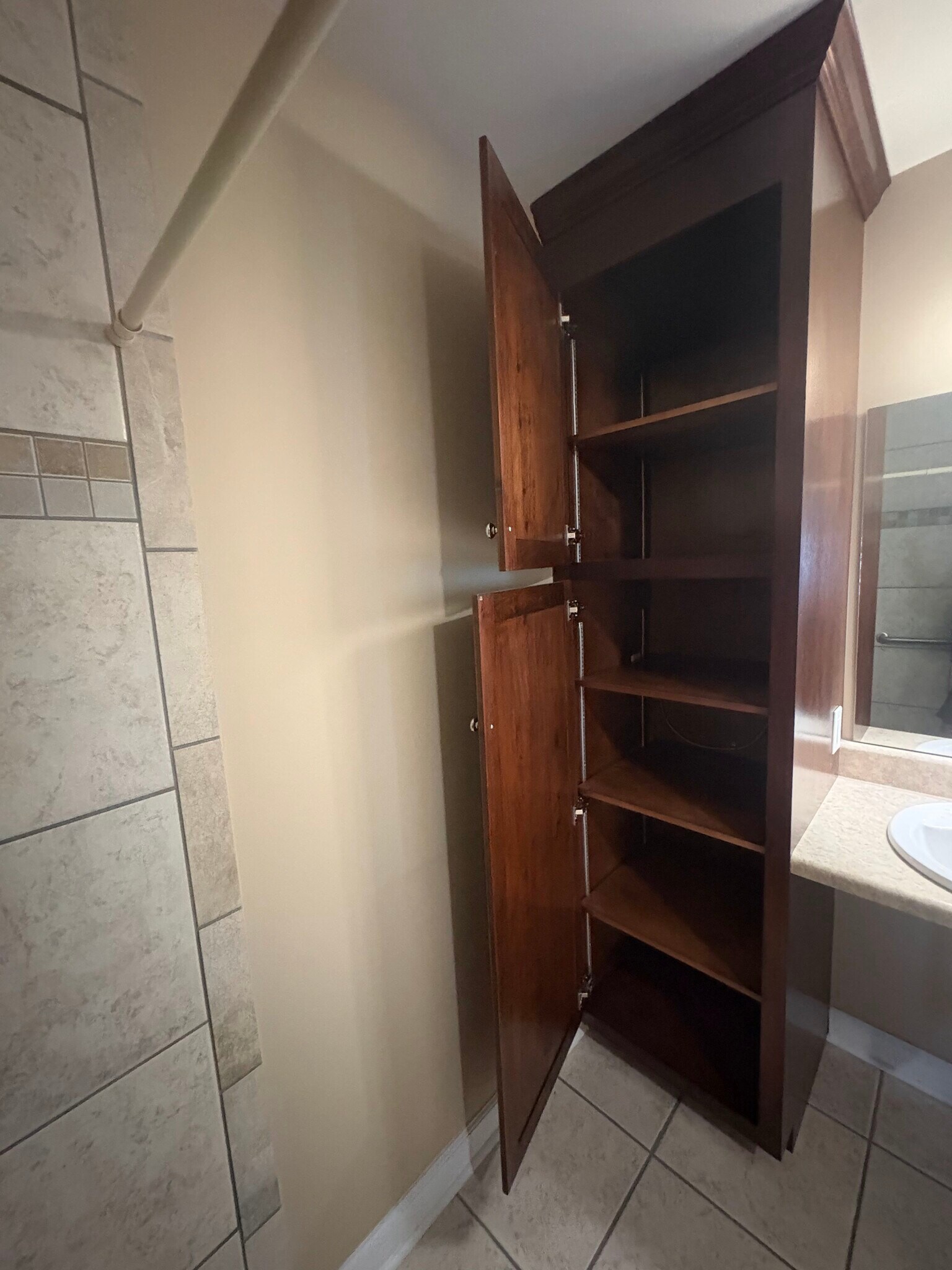 MBR Bath - 2904 Norfolk St