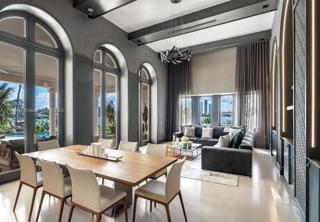 Building Photo - 432 S Hibiscus Dr