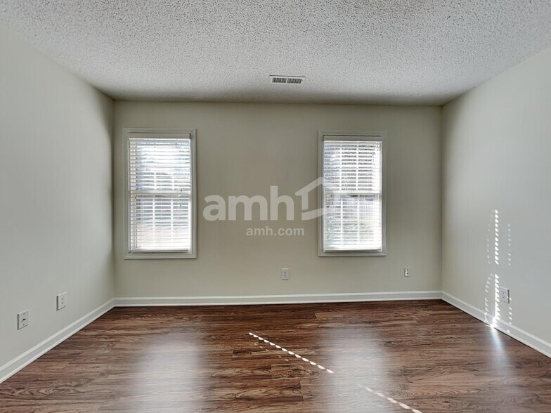 Building Photo - 1738 Ammons Dr