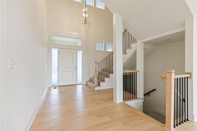 Building Photo - 18228 Earnshaw St