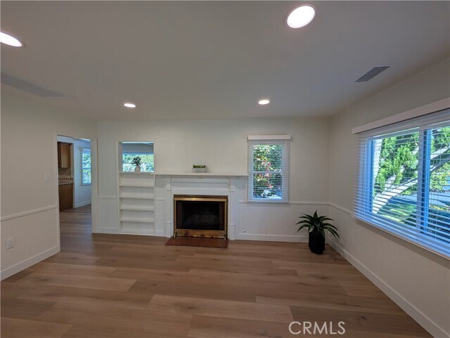 Building Photo - 1921 6th Ave