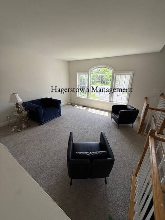 Building Photo - Luxury Home in Woodbridge