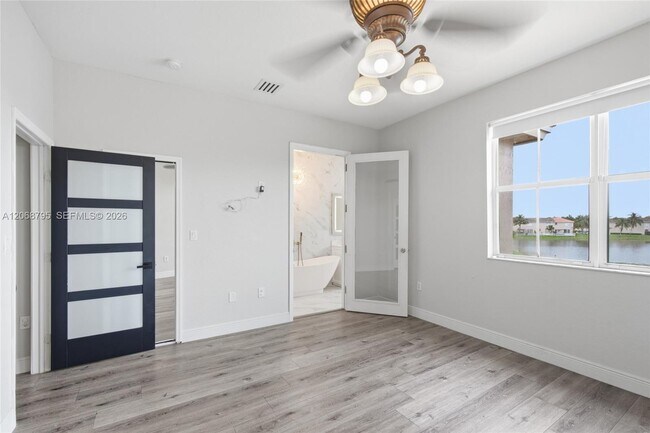 Building Photo - 15411 SW 9th Way