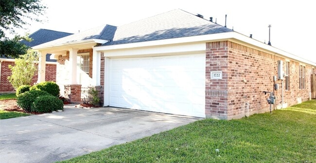 Building Photo - 1722 Lansing Cove Dr