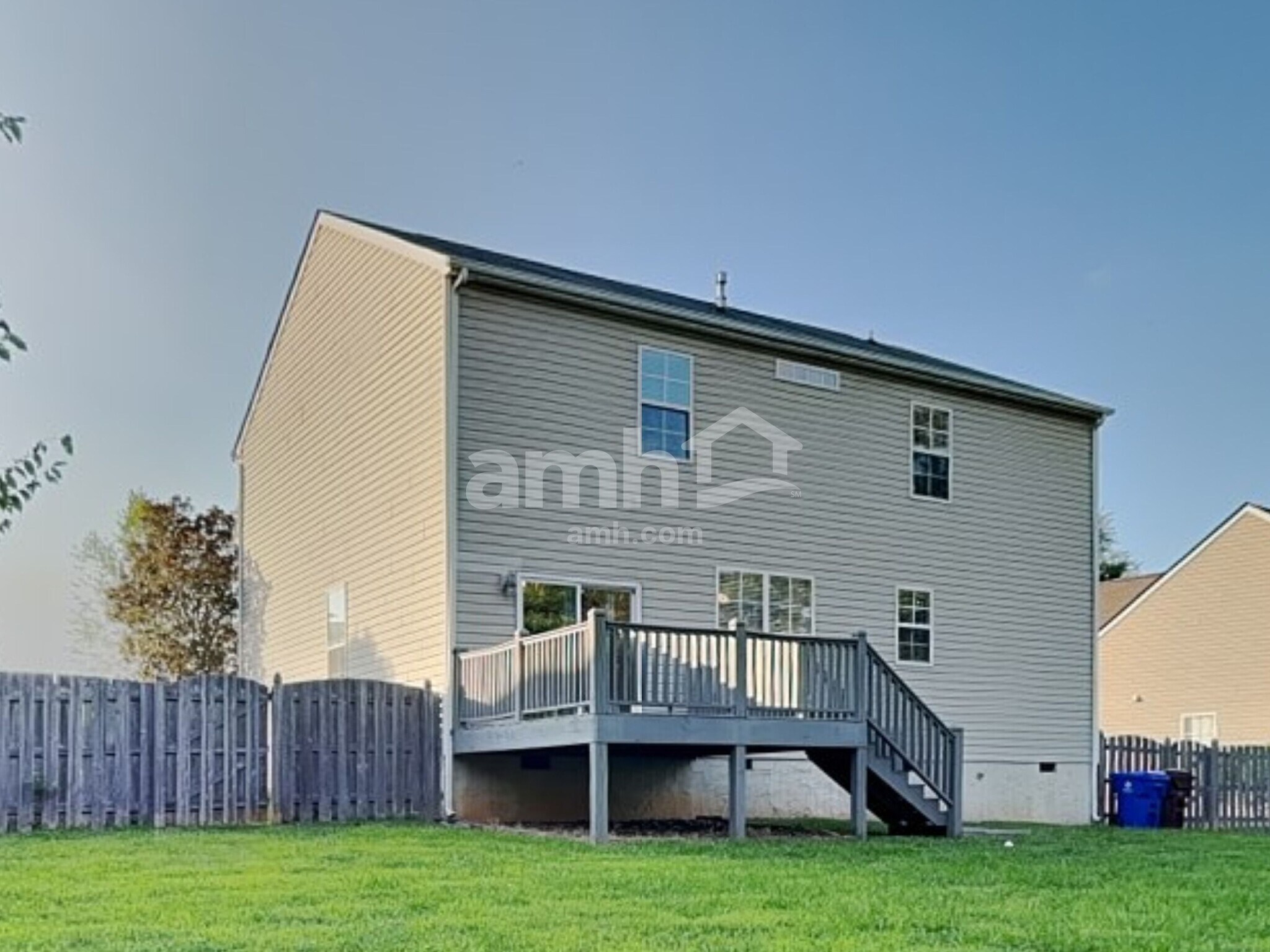 Building Photo - 2400 Ancient Oak Ln