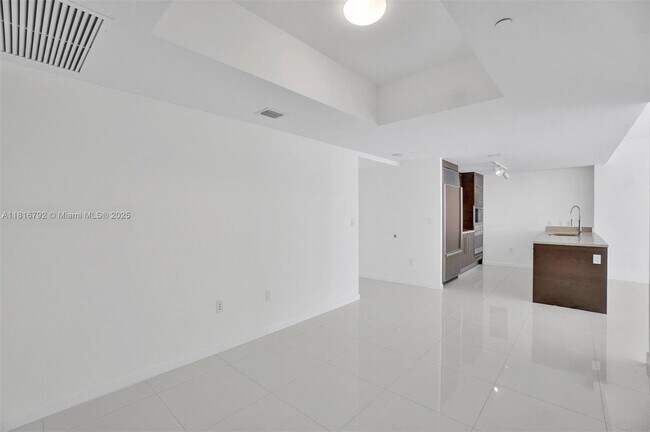 Building Photo - 465 Brickell Ave