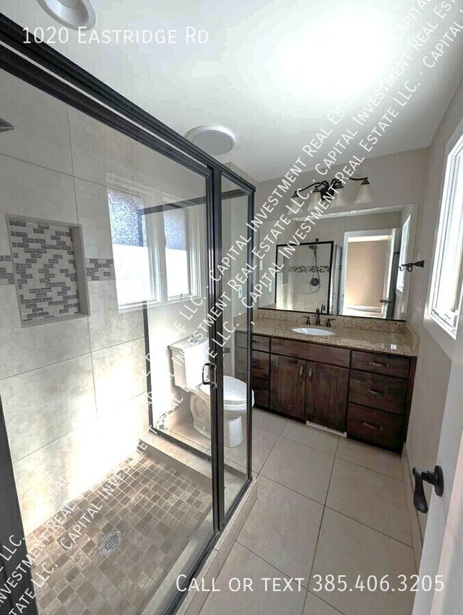 Building Photo - 1020 Eastridge Rd