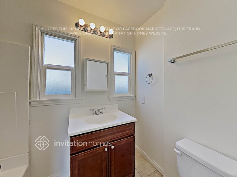 Building Photo - 863 N Workman St