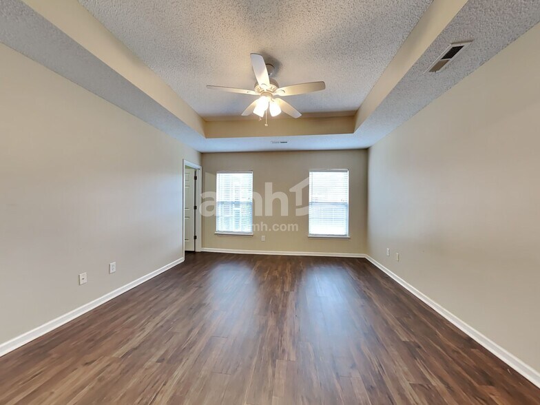 Building Photo - 5117 Torrey Ln