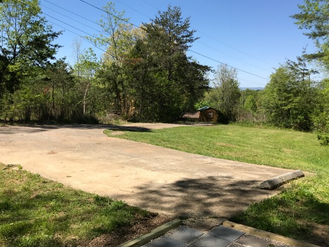 Building Photo - 2106 Wilson Rd