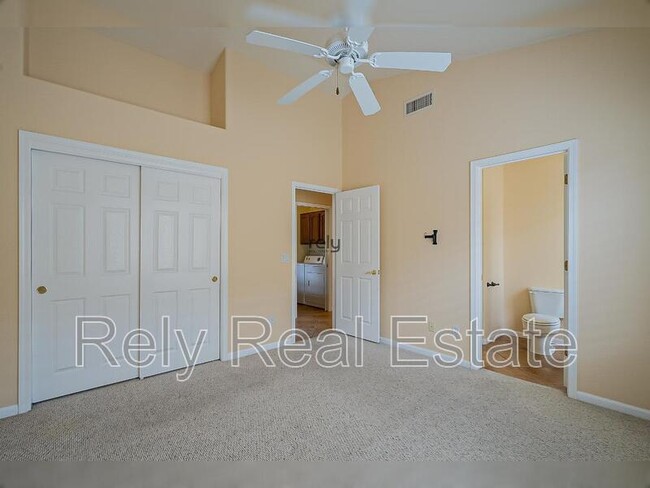 Building Photo - 4605 N Clear Creek Dr