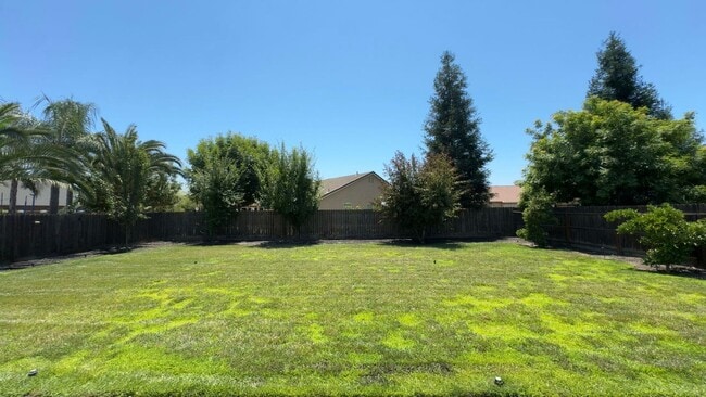 Building Photo - Beautiful Home for Rent in NW Shannon Ranch