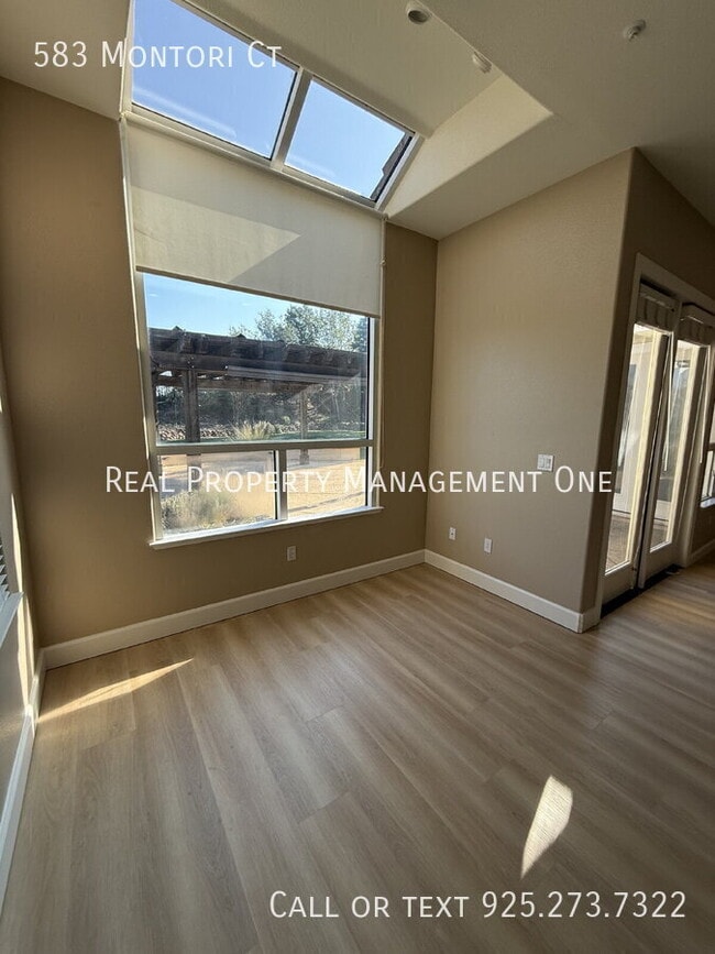 Building Photo - 583 Montori Ct