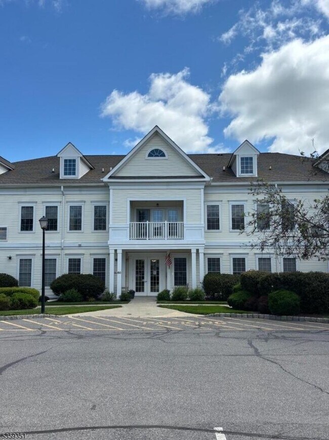 Building Photo - 6006 Brookfield Glen Dr
