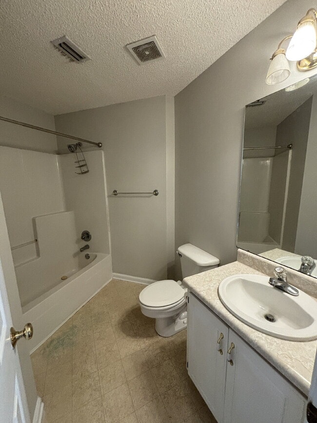 Building Photo - 165 Radford Cir