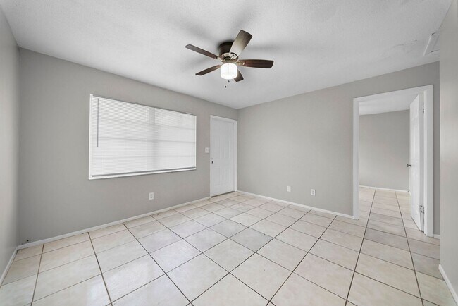 Building Photo - 464 Carolina Ave