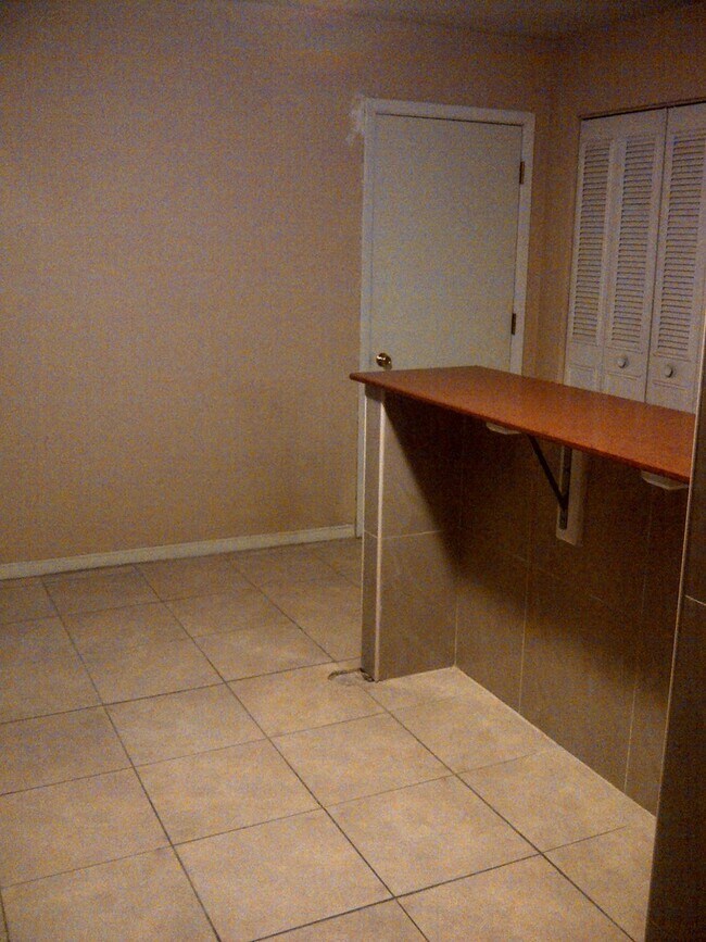 Building Photo - 4 Riverview Blvd