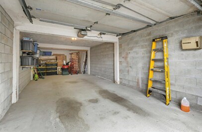 Building Photo - 55 Howland St