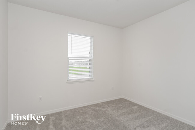 Building Photo - 568 Crown Rose Dr