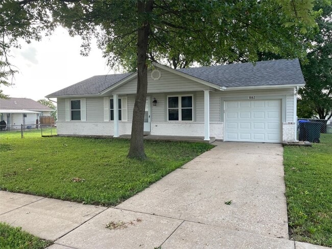 Building Photo - 1662 Knightwood Ln