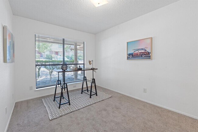 Building Photo - 3801 Menchaca Rd