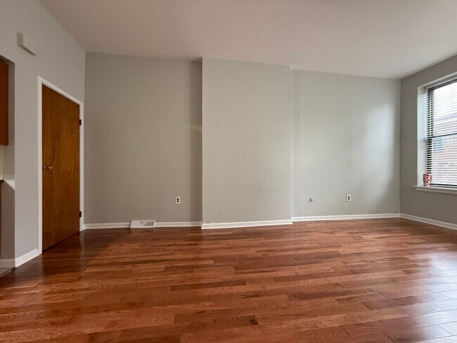 Building Photo - 1217 Snyder Ave